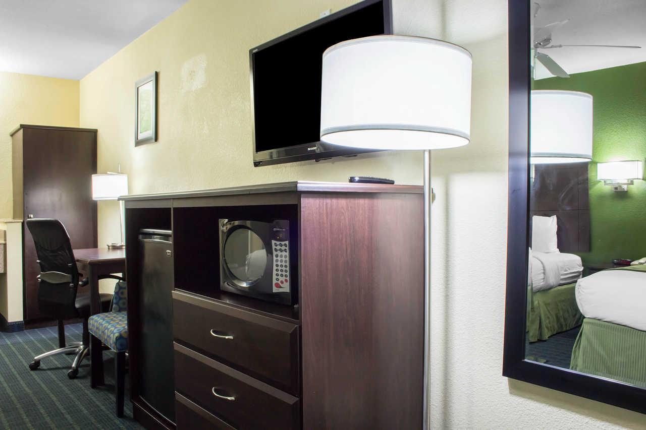 Quality Inn Паркър Екстериор снимка