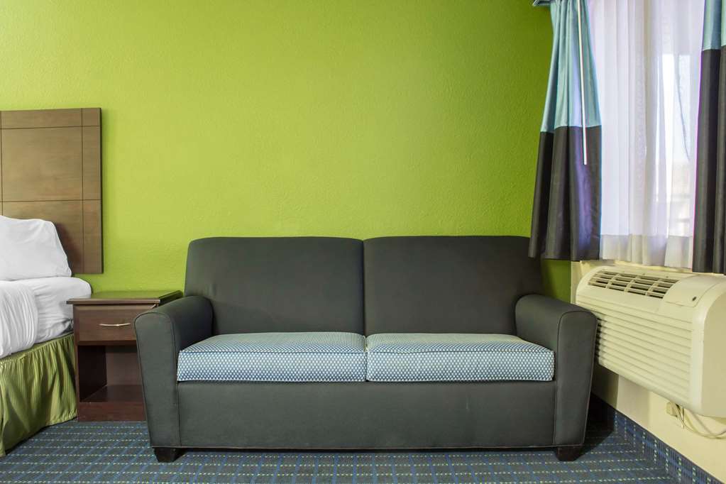 Quality Inn Паркър Стая снимка